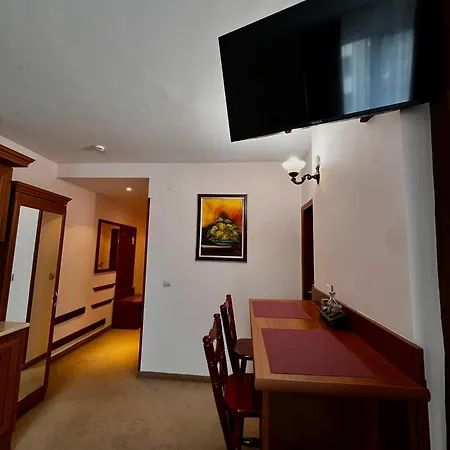 Dimitri Emerald , Near Gondola 4* בנסקו