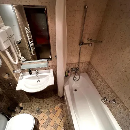 Dimitri Emerald , Near Gondola 4*