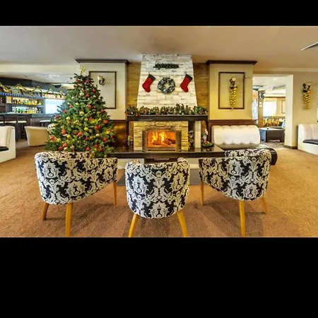 Dimitri Emerald , Near Gondola 4*